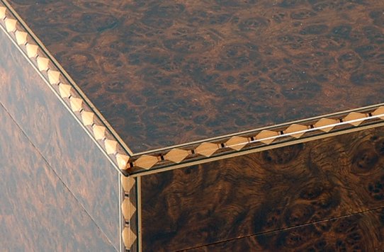 HUMIDORS FEATURES